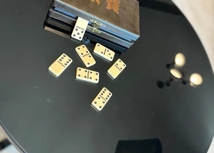 Business Park Cozy Lux & Private Garage Option *