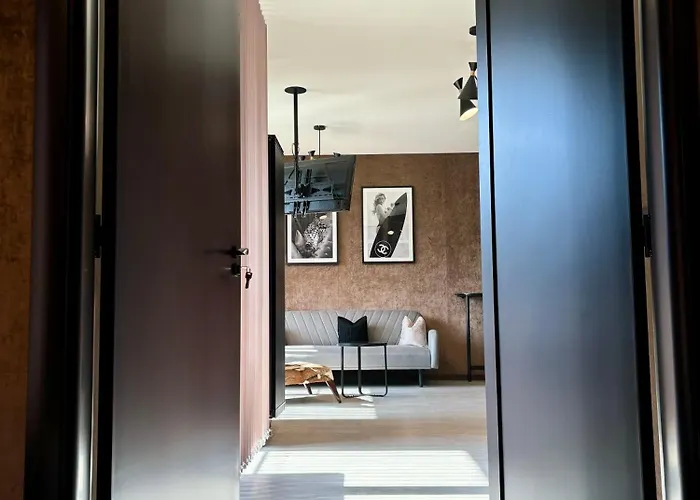 דירה Business Park Cozy Lux & Private Garage Option *