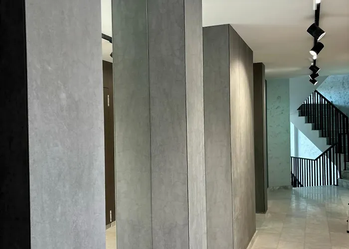 Business Park Cozy Lux & Private Garage Option דירה *