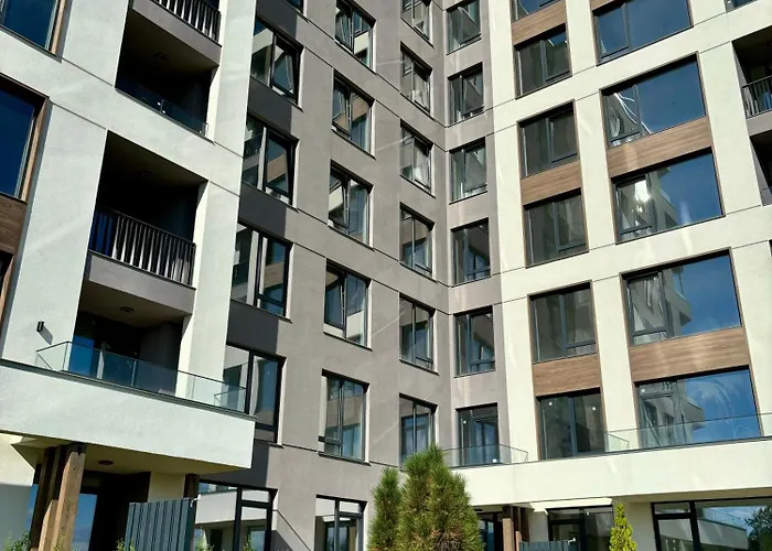 Business Park Cozy Lux & Private Garage Option