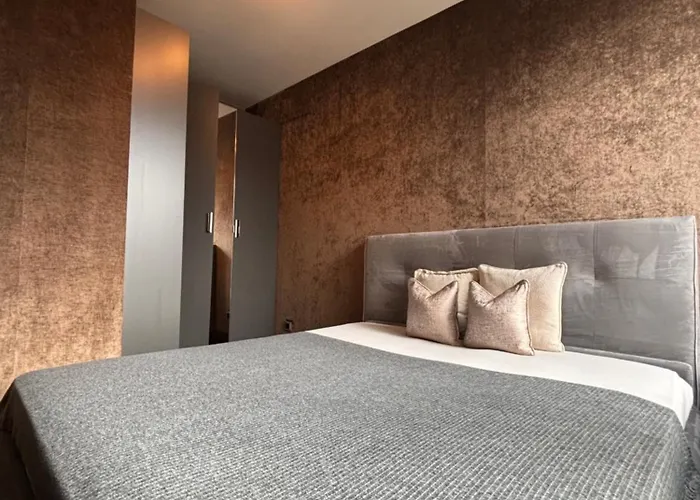 Business Park Cozy Lux & Private Garage Option דירה *