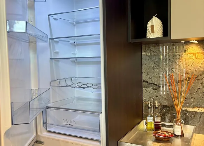 Business Park Cozy Lux & Private Garage Option