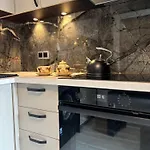 Allegra Cozy Luxury Near Business Park And 10 Min To Airport