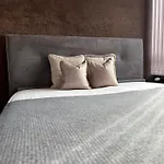 Allegra Cozy Luxury Near Business Park And 10 Min To Airport Apartment Sofia