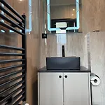 Daire Allegra Cozy Luxury Near Business Park And 10 Min To Airport Sofya