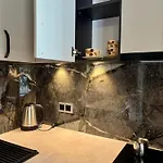 Apartment Allegra Cozy Luxury Near Business Park And 10 Min To Airport