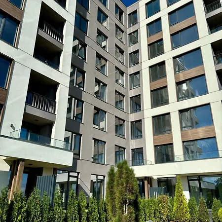 Business Park Cozy Lux & Private Garage Option