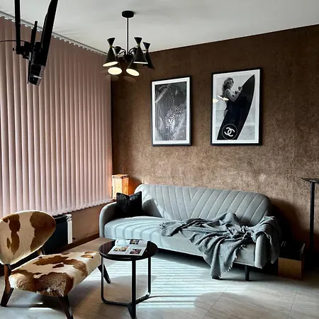 Business Park Cozy Lux & Private Garage Option Apartment *