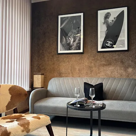 Business Park Cozy Lux & Private Garage Option Apartman Szófia