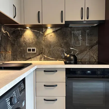 Business Park Cozy Lux & Private Garage Option Apartman