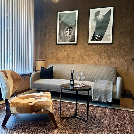 Daire Business Park Cozy Lux & Private Garage Option