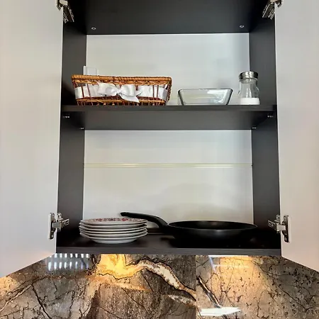 아파트 Business Park Cozy Lux & Private Garage Option 소피아