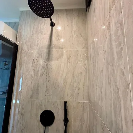 Apartment Business Park Cozy Lux & Private Garage Option