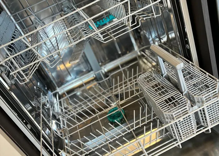 Business Park Cozy Lux & Private Garage Option