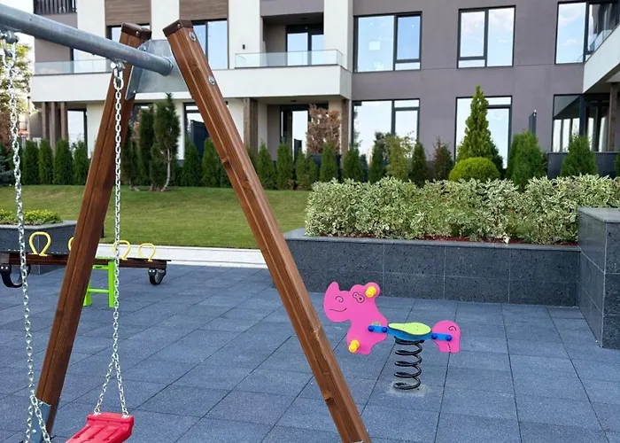 Business Park Cozy Lux & Private Garage Option *