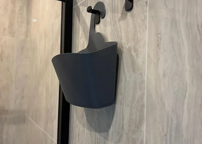 Business Park Cozy Lux & Private Garage Option