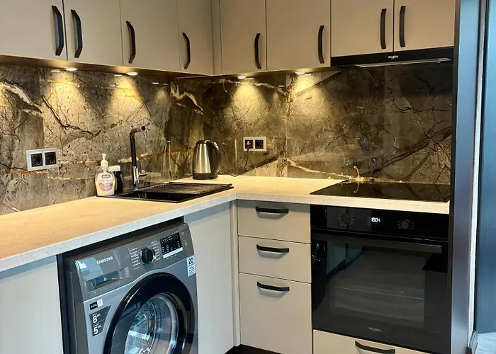 Business Park Cozy Lux & Private Garage Option