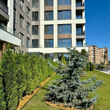 Business Park Cozy Lux & Private Garage Option