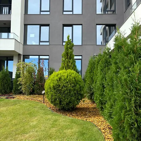 Business Park Cozy Lux & Private Garage Option